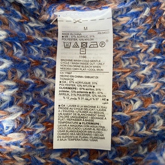 NWT Crewneck Sweater with long sleeves- medium - Picture 5 of 5